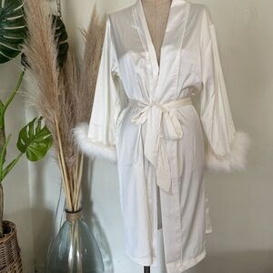House of Harlow 1960 White Satin Feather Cuff Robe New with Tags